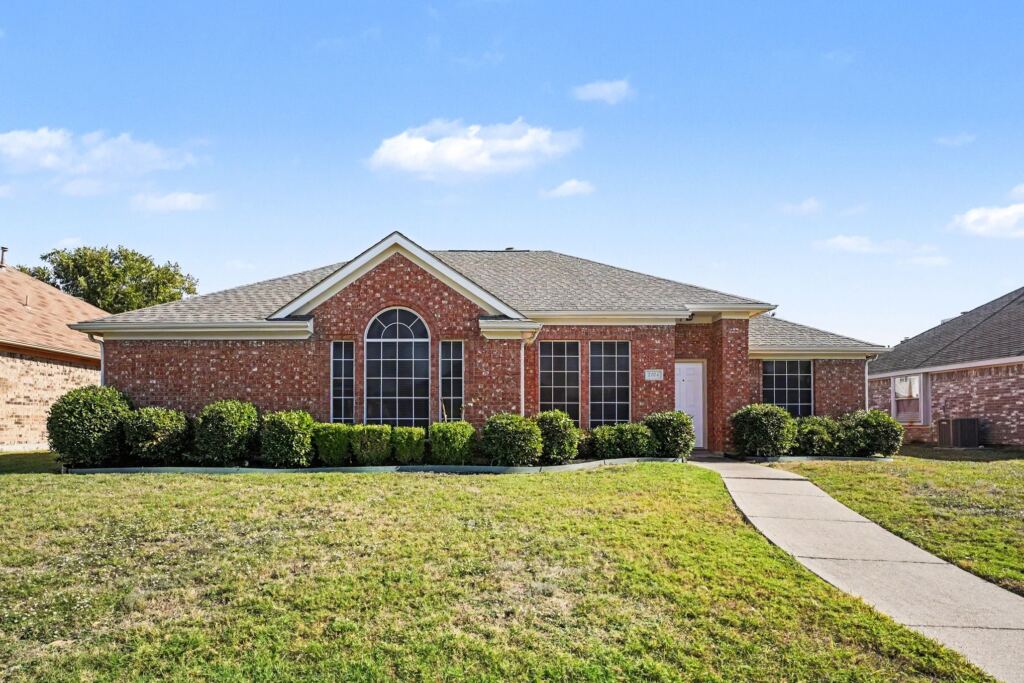 2604 Creek Crossing Road, Mesquite, TX 75181 — photo 1