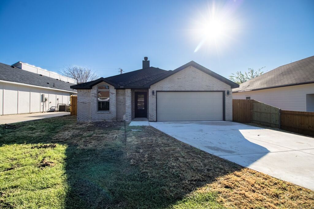 1915 Missouri Avenue, Fort Worth, TX 76104 — photo 1