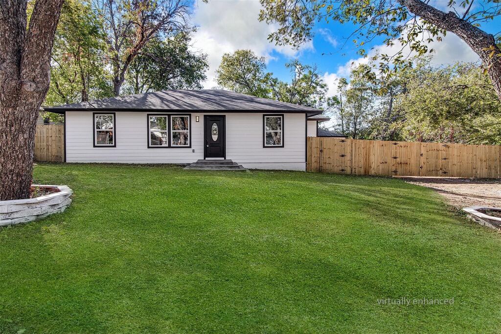 5305 Purdue Avenue, River Oaks, TX 76114 — photo 1