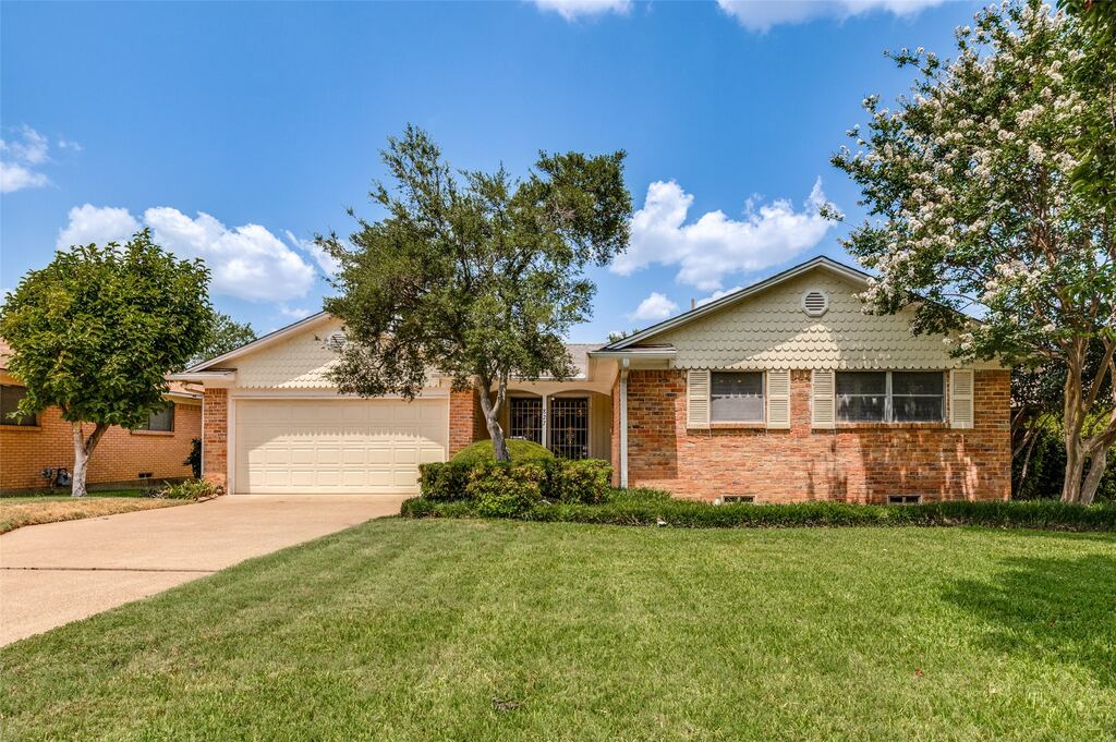 827 Oak Forest Drive, Dallas, TX 75232 — photo 1