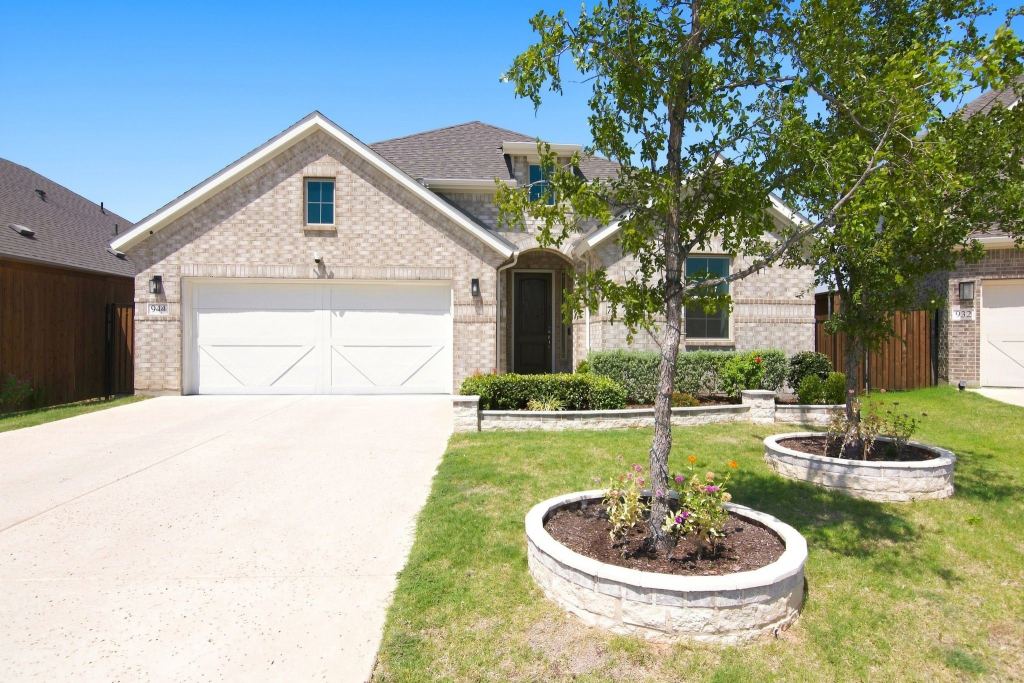 944 Tara Court, Haslet, TX 76052 — photo 1