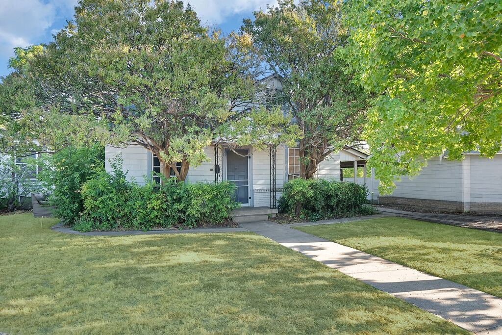 1228 W Gambrell Street, Fort Worth, TX 76115 — photo 1