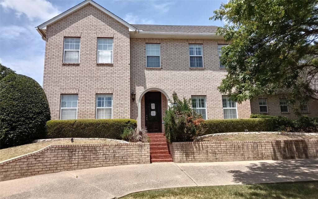 1116 Scotts Way, Fort Worth, TX 76111 — photo 1
