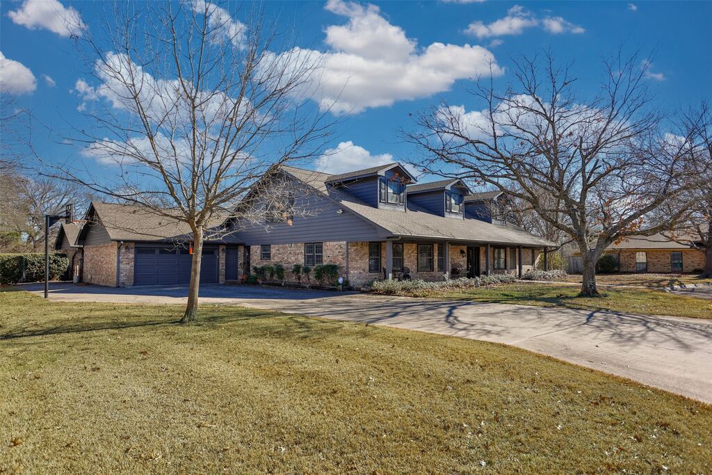 308 Wheeler Creek Court, Gainesville, TX 76240 — photo 1