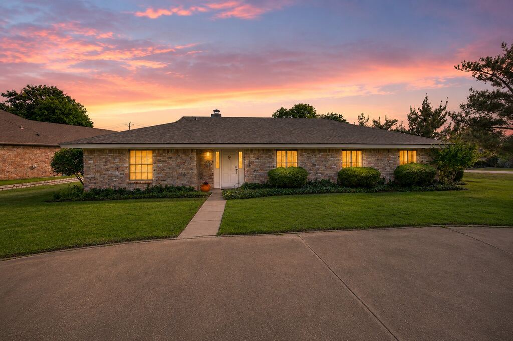 5132 Fairway Circle, De Cordova, TX 76049 — photo 1
