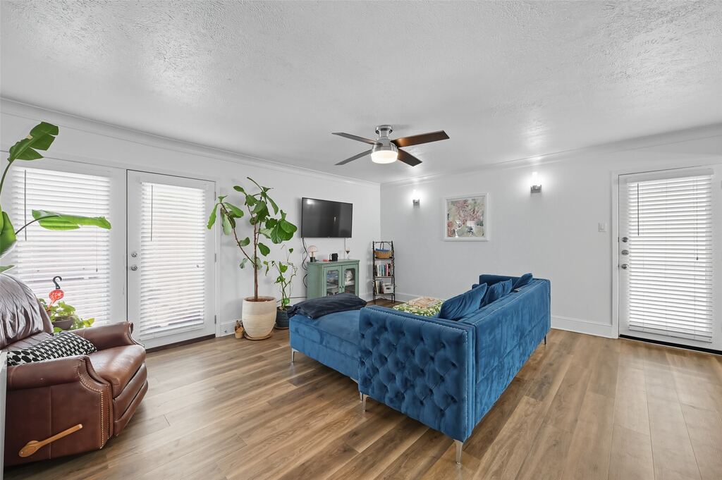 5927 E University Boulevard 221, Dallas, TX 75206 — photo 1
