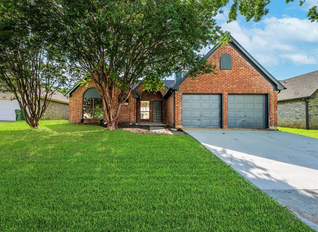 6105 Meadowside Trail