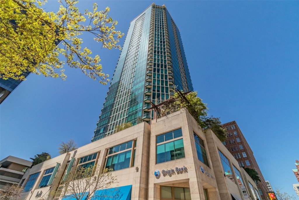 500 Throckmorton Street 2011