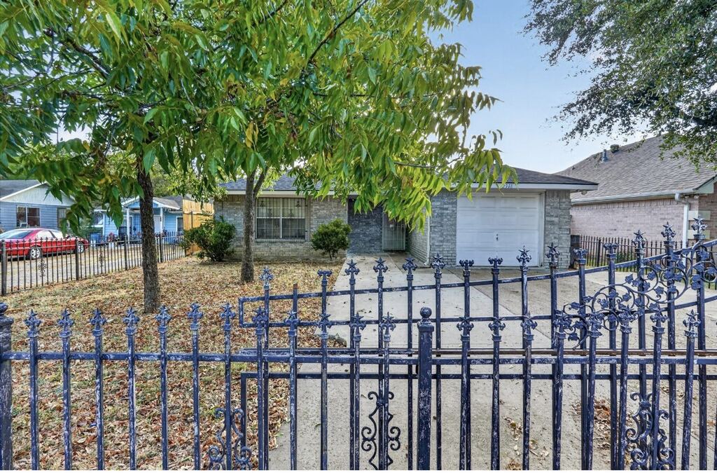 2918 Michigan Avenue, Dallas, TX 75216 — photo 1