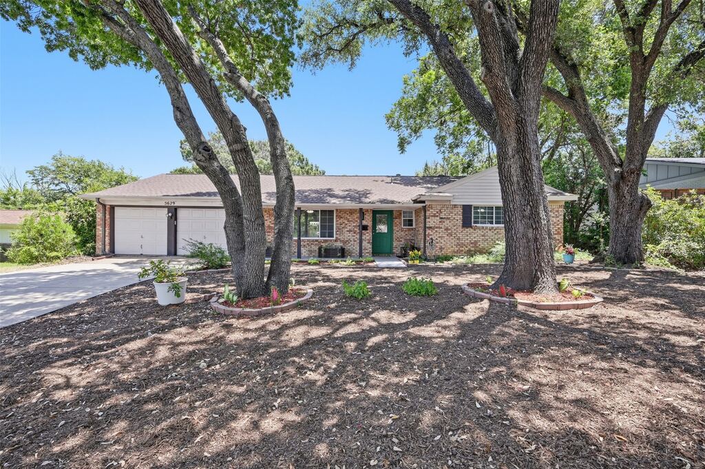 5629 Wharton Drive, Fort Worth, TX 76133 — photo 1