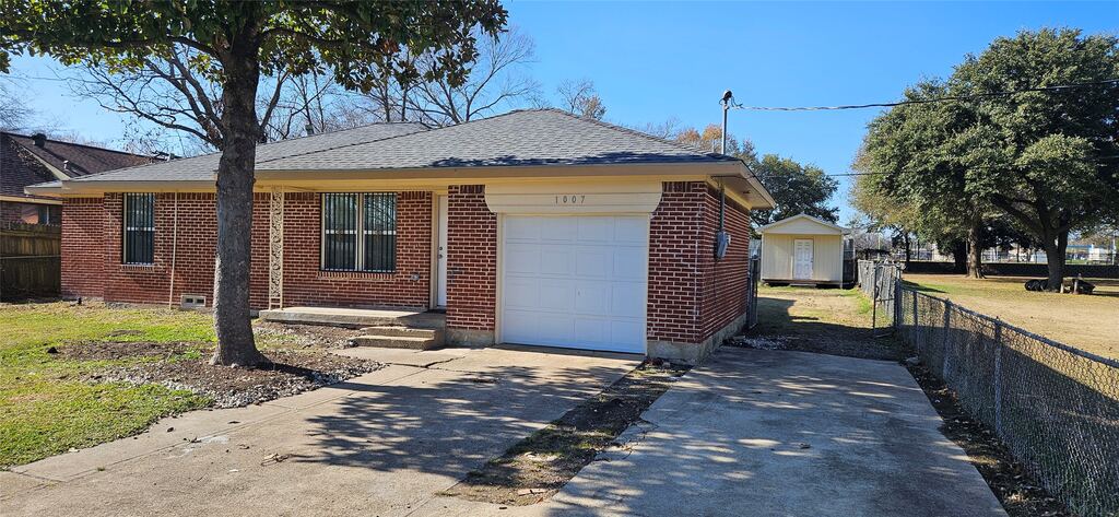 1007 Pleasant Drive, Dallas, TX 75217 — photo 1