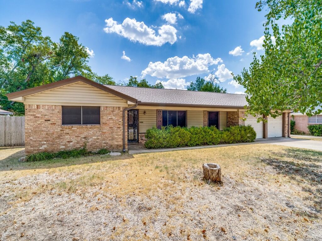 3513 Wren Avenue, Fort Worth, TX 76133 — photo 1