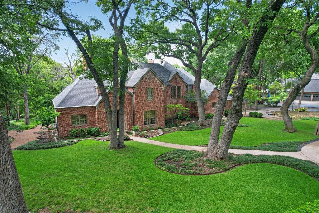 731 Creekwood Drive N