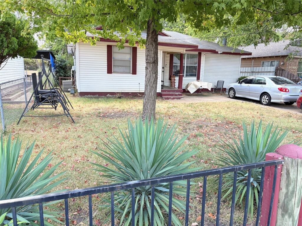 9034 Cardella Avenue, Dallas, TX 75217 — photo 1