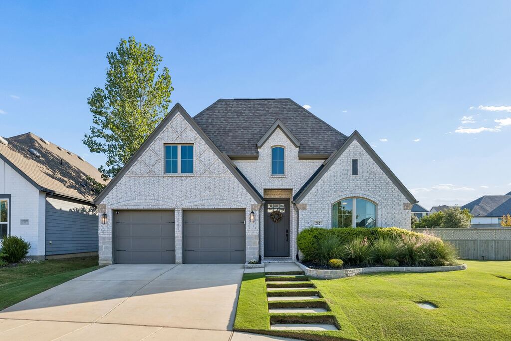 2621 Woodhill Way