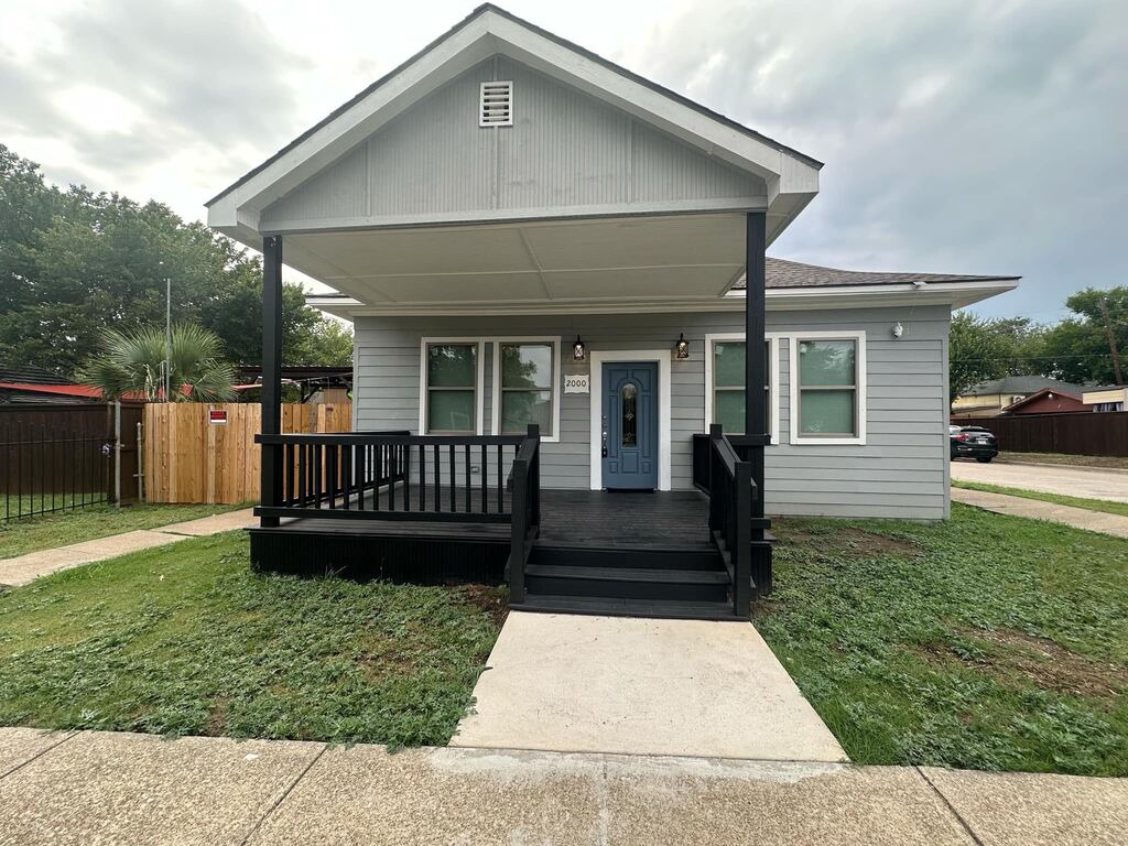2000 May Street, Fort Worth, TX 76110 — photo 1