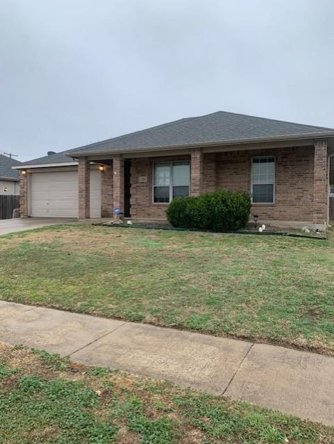 1500 Vernon Castle Avenue, Benbrook, TX 76126 — photo 1