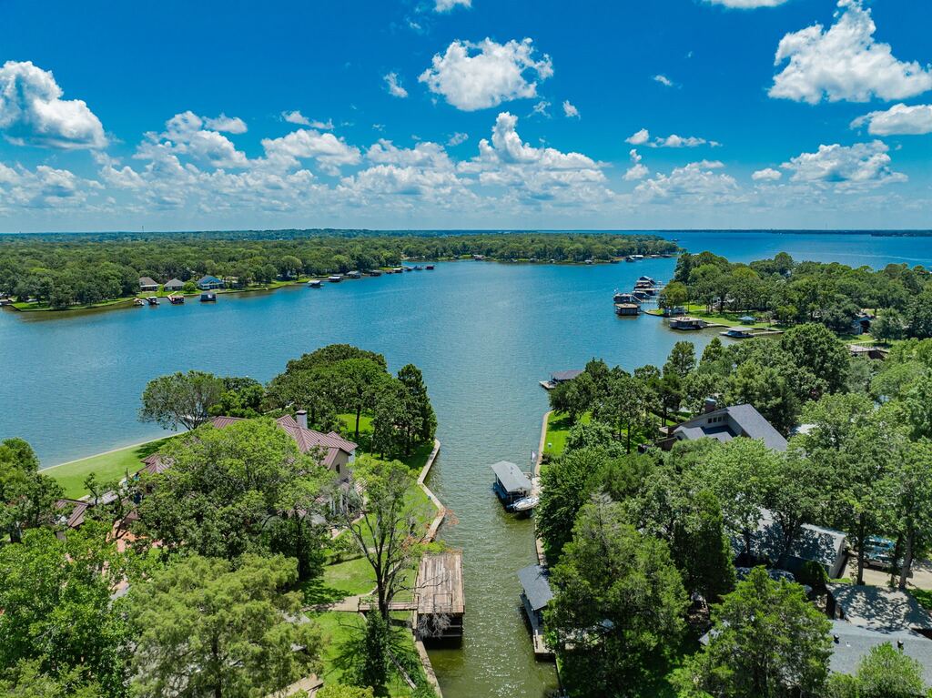 102 Northwood Place, Enchanted Oaks, TX 75156 — photo 1