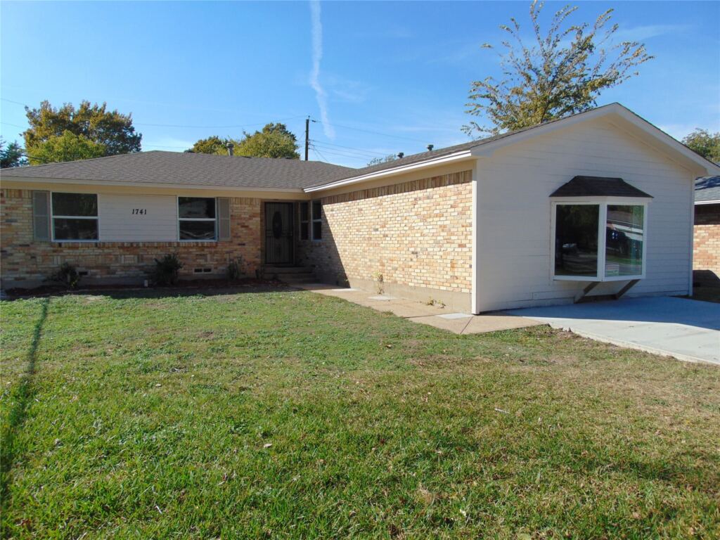 1741 Oak Hill Circle, Dallas, TX 75217 — photo 1