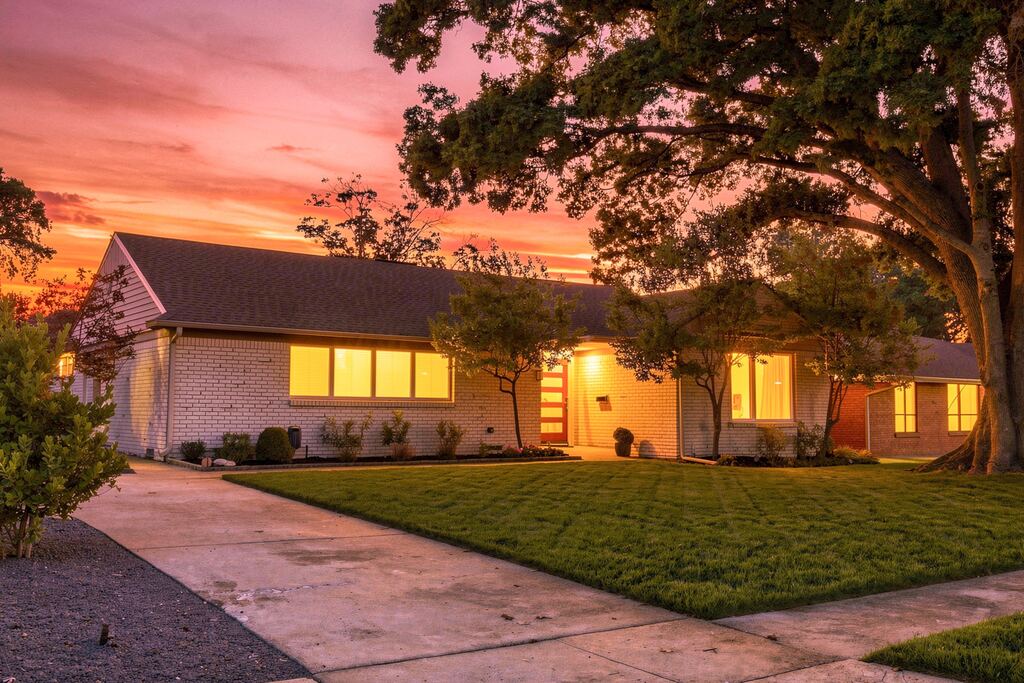 6211 Town Hill Lane