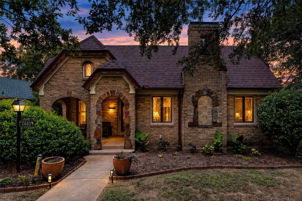 2803 Cain Boulevard, Dallas, TX 75211 — photo 1
