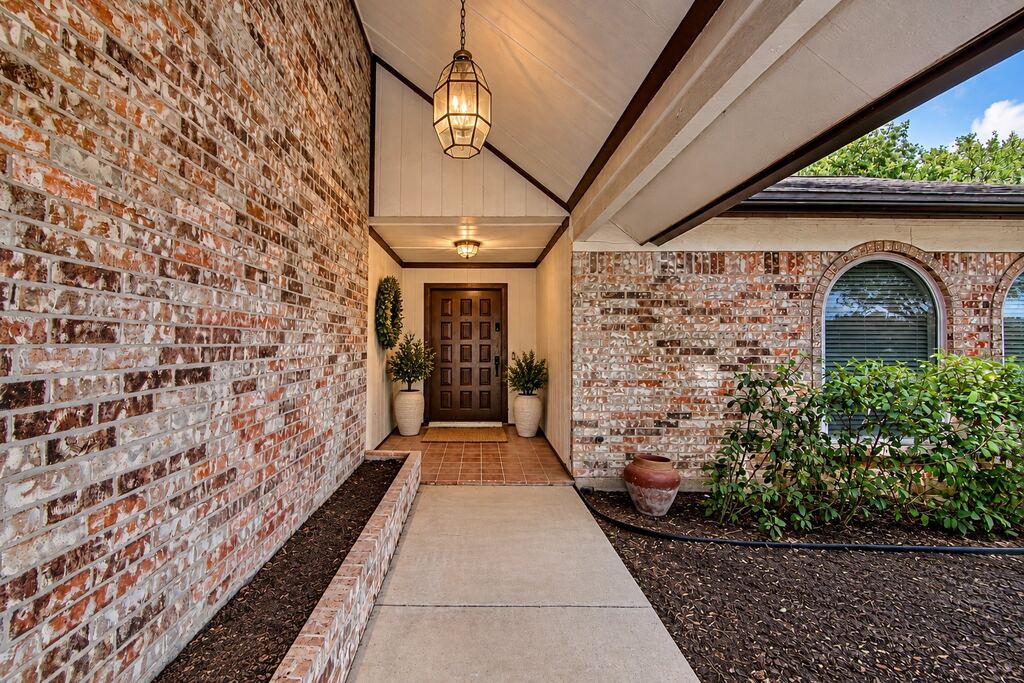 3824 Sugar Ridge Road, Fort Worth, TX 76133 — photo 1