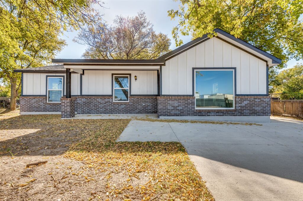 5728 Wilkes Drive, Fort Worth, TX 76119 — photo 1