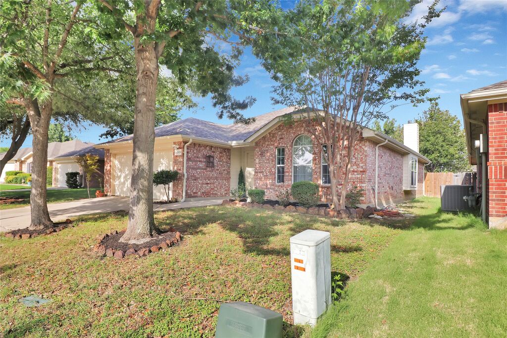 12109 Angel Food Lane, Fort Worth, TX 76244 — photo 1