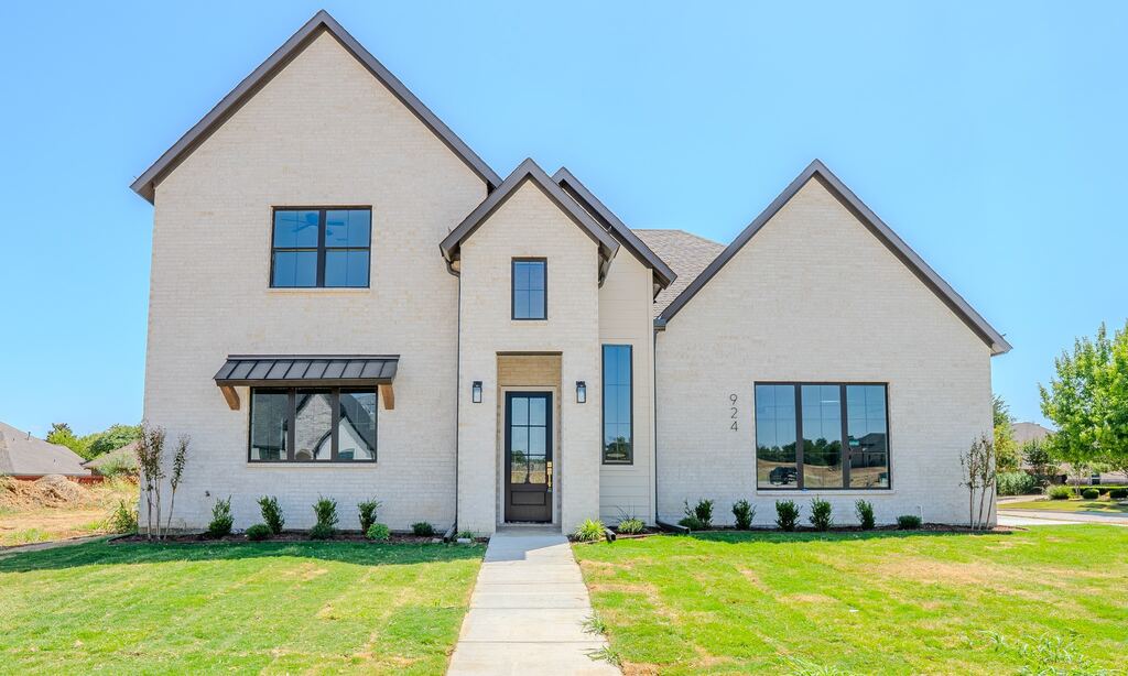 924 Claystone Ridge Drive, Fort Worth, TX 76028 — photo 1
