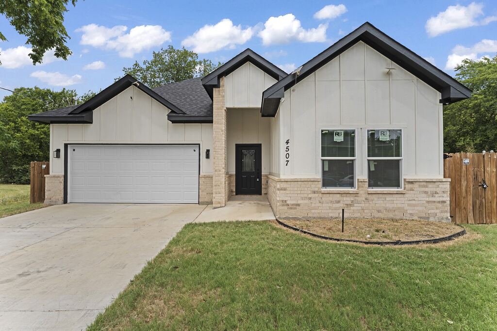 4507 Metropolitan Avenue, Dallas, TX 75210 — photo 1