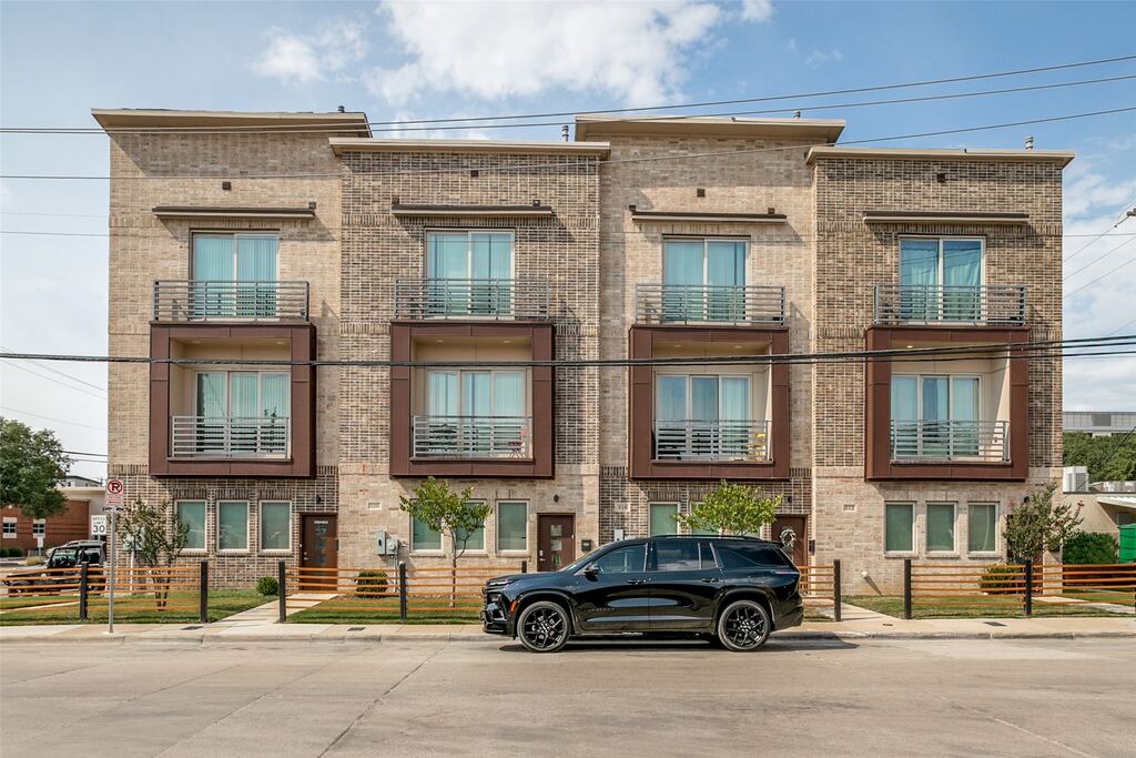 324 Feliks Gwozdz Place, Fort Worth, TX 76104 — photo 1