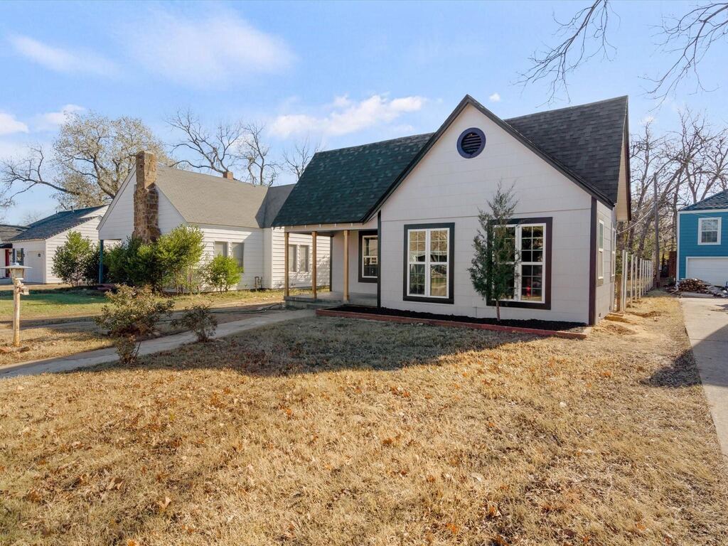 2736 Marigold Avenue, Fort Worth, TX 76111 — photo 1
