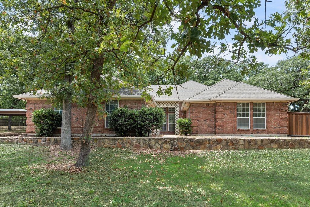 1022 Oak Tree Drive, Fort Worth, TX 76140 — photo 1
