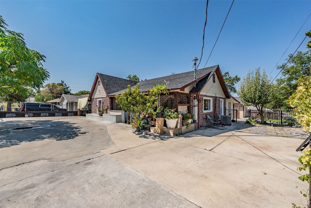 1603 Whitaker Avenue, Dallas, TX 75216 — photo 1