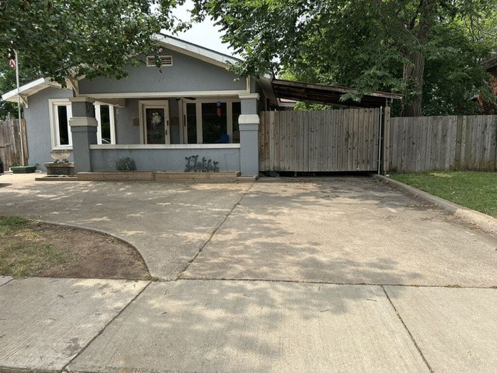 3620 Meadowbrook Dr, Fort Worth, TX 75103 — photo 1