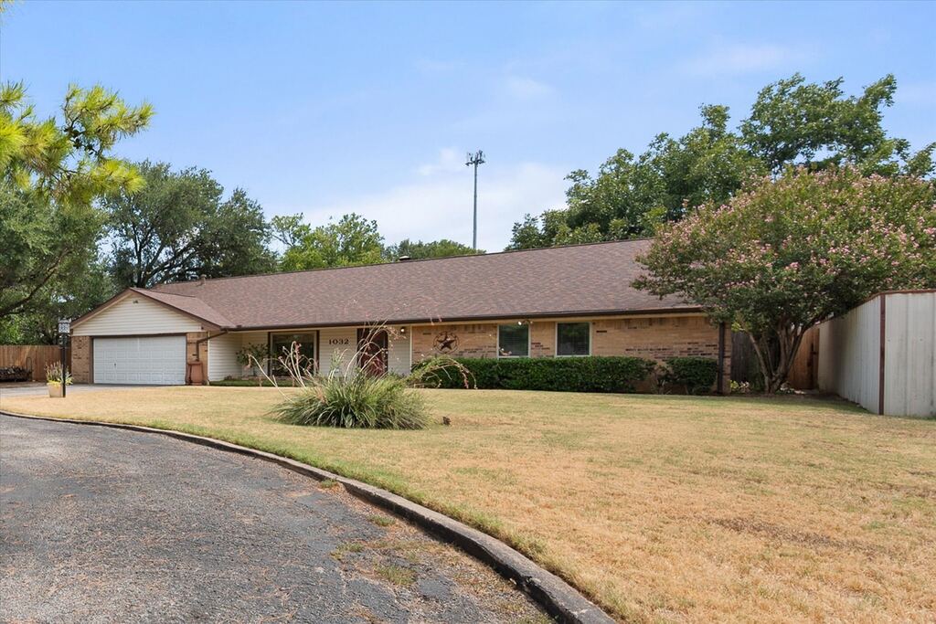 1032 E Enon Avenue, Everman, TX 76140 — photo 1