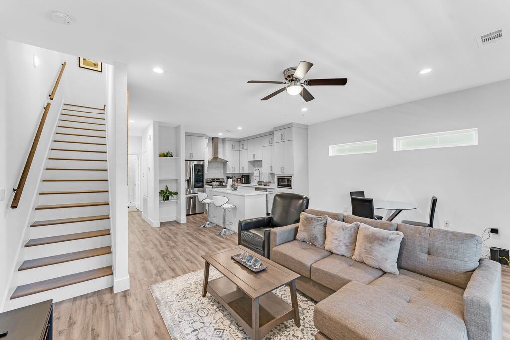 162 S Cisco Street, Dallas, TX 75246 — photo 1
