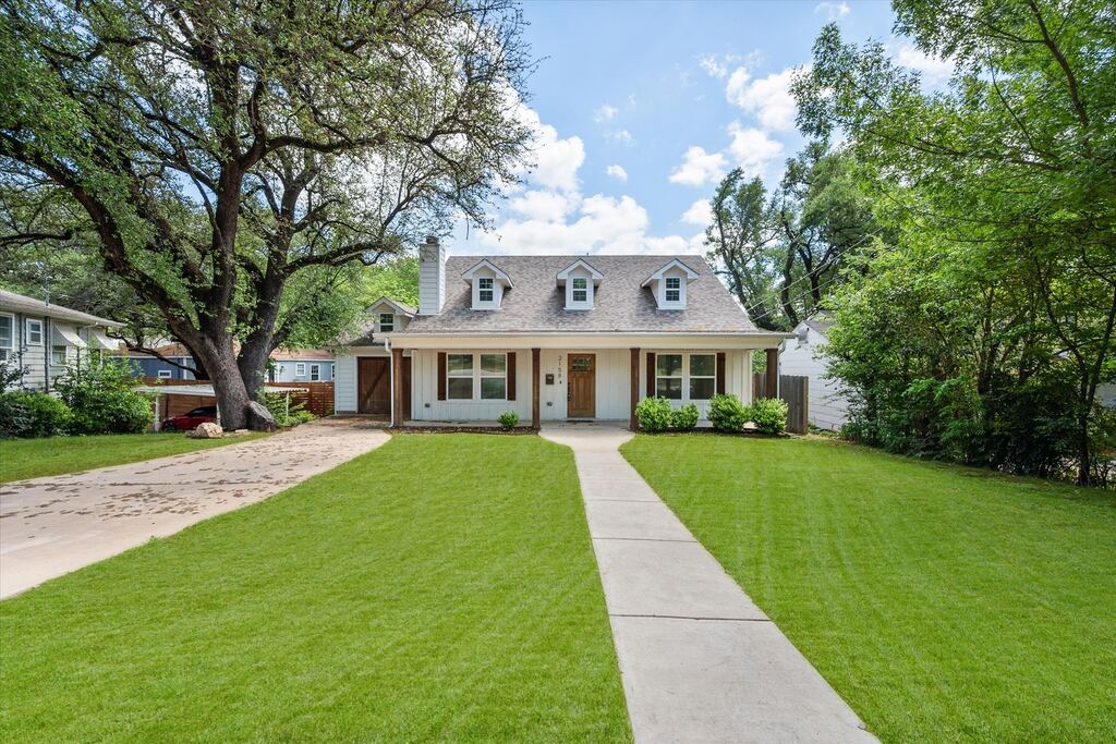 2158 Morning Glory Avenue, Fort Worth, TX 76111 — photo 1