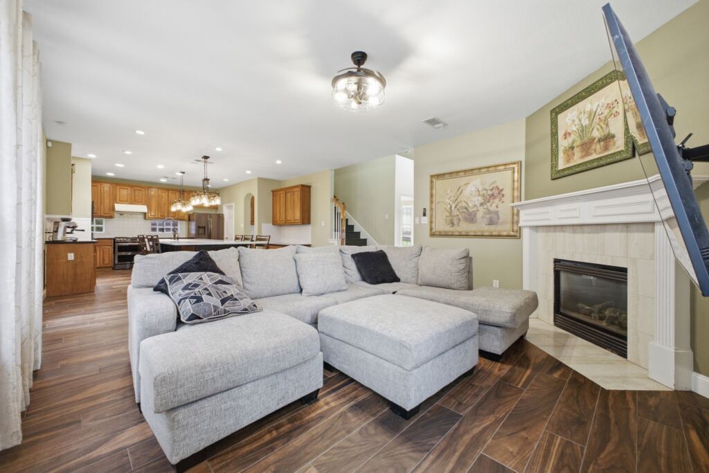 1605 Hawkins Court
