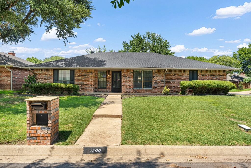 4600 Applewood Road, Fort Worth, TX 76133 — photo 1
