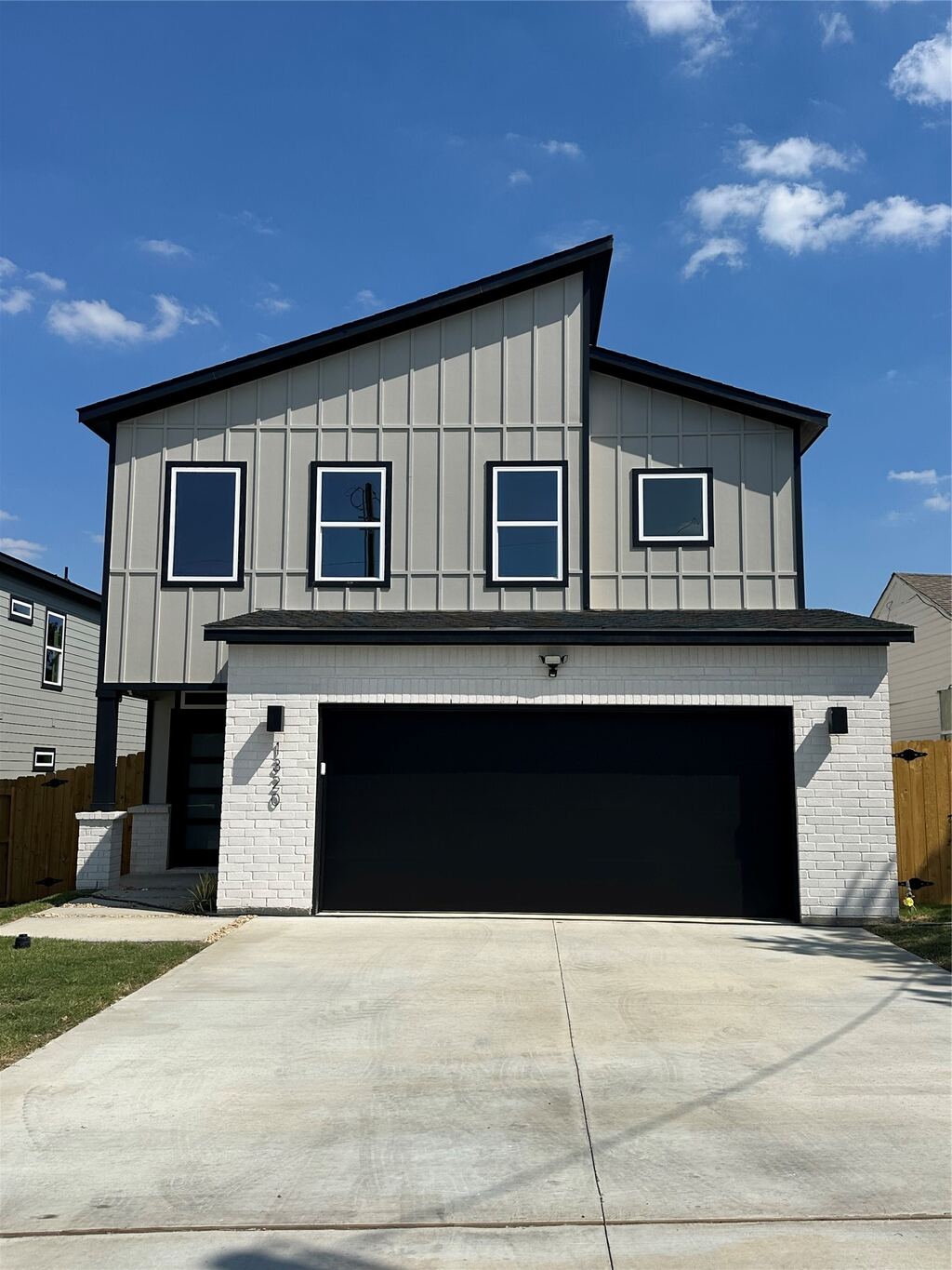 1320 Diceman Avenue, Dallas, TX 75203 — photo 1