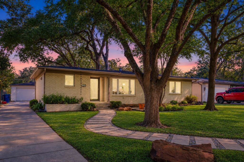 924 Sylvania Drive, Dallas, TX 75218 — photo 1