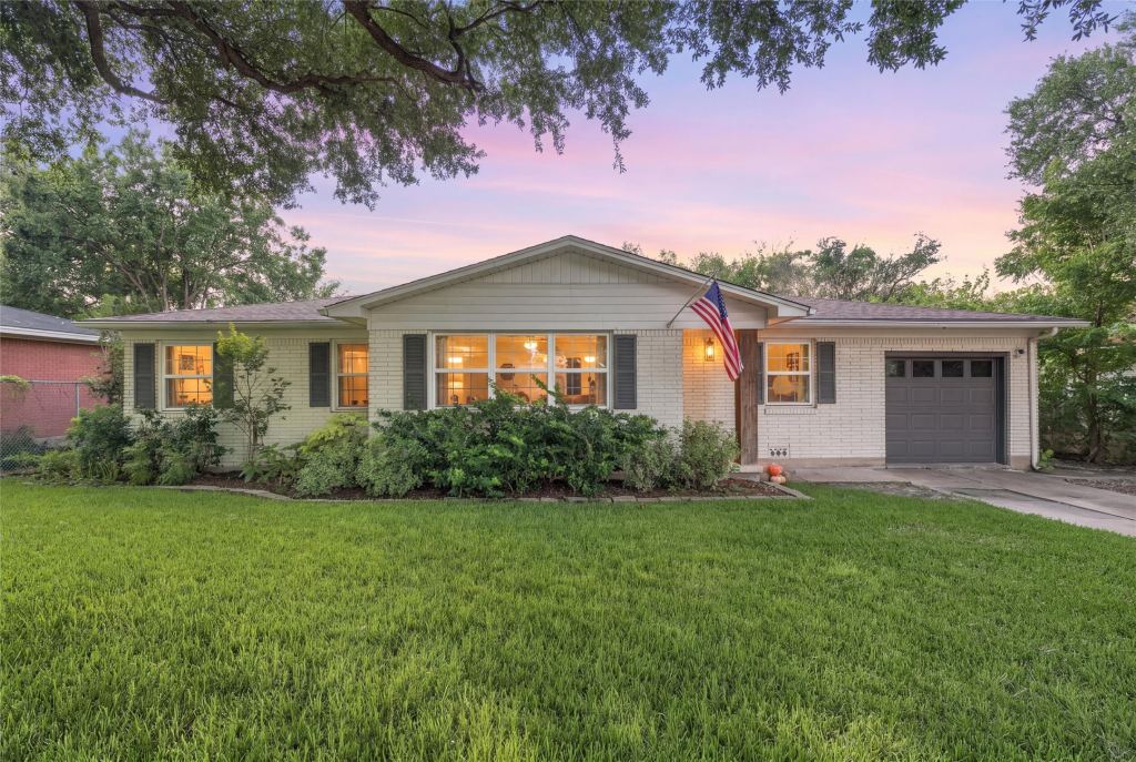 3821 Cobbs Drive