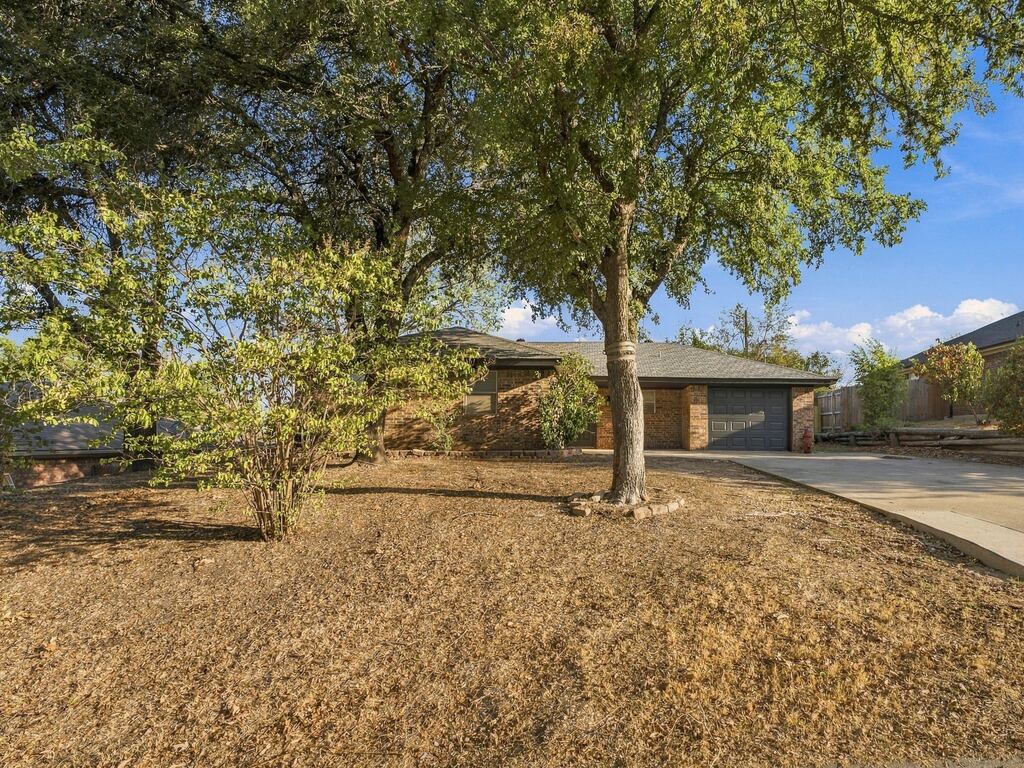 710 Parkridge Drive, Decatur, TX 76234 — photo 1