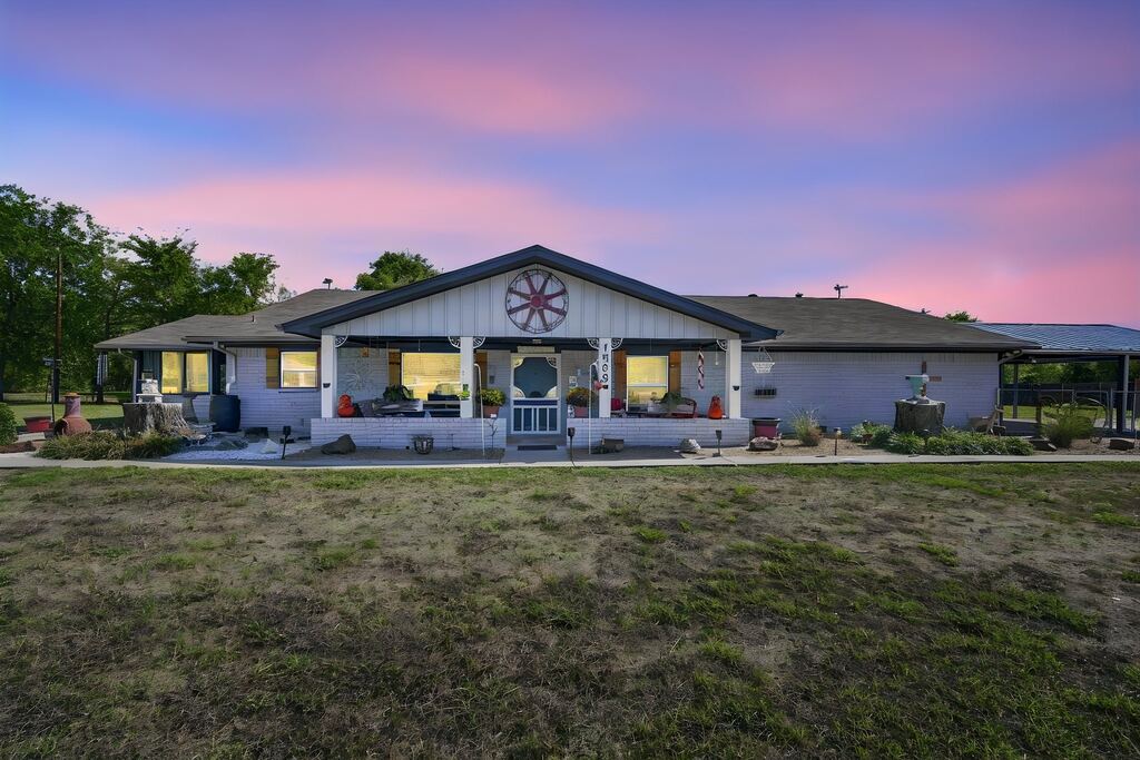 1309 W Madison Street, Ennis, TX 75119 — photo 1