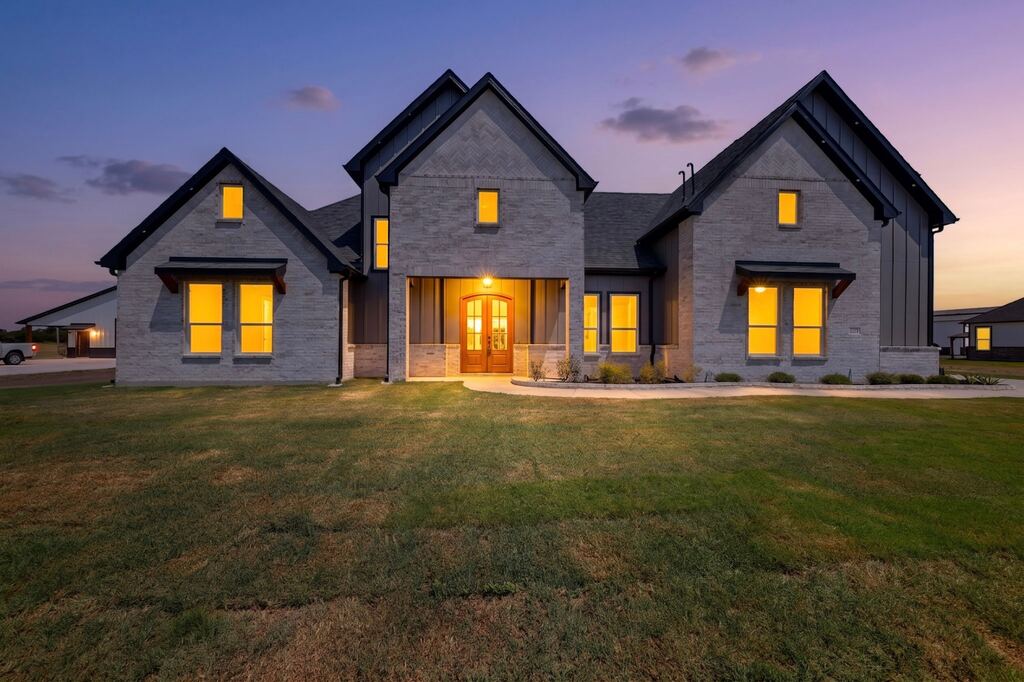 204 CR 4615, Wolfe City, TX 75496 — photo 1