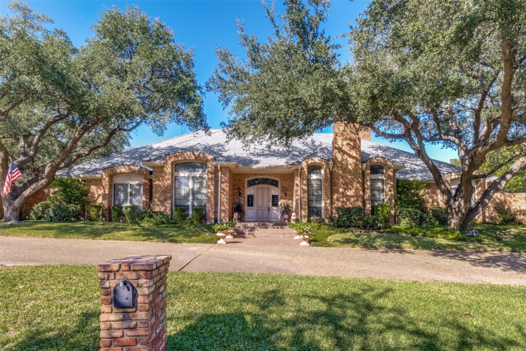6215 Raintree Court, Dallas, TX 75254 — photo 1