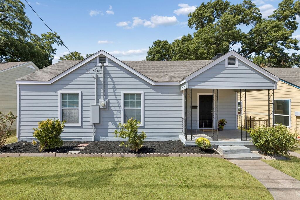 227 S Hampton Road, Dallas, TX 75208 — photo 1