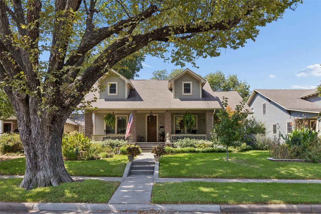 335 S Windomere Avenue, Dallas, TX 75208 — photo 1