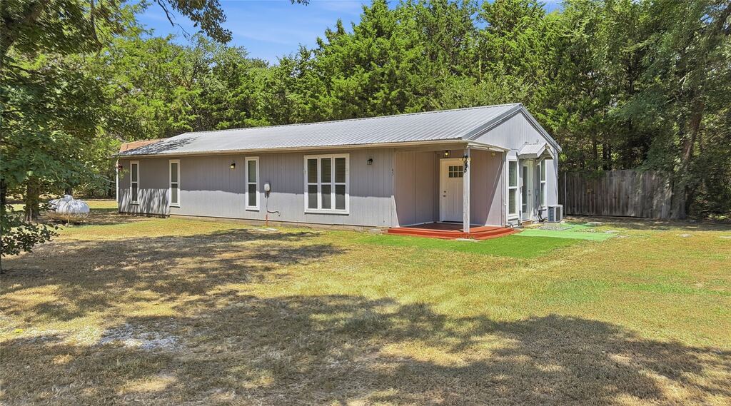 45 Country Place Lane, Valley View, TX 76272 — photo 1